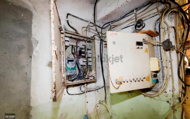 Zeybek Emlaktan Tırnova Mah. 900m2 Kiralık Depo 2
