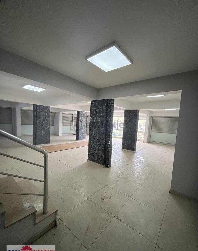 Zenginlerden Irlamaz Karşısı Kiralık Batarlı İşyeri 4