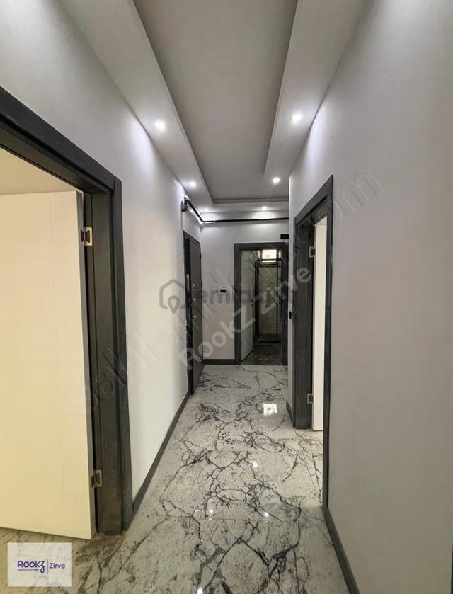 Yalova Çiftlikköy'de Ara Kat, Geniş, Ebeveyn Banyolu 2+1 Daire 4
