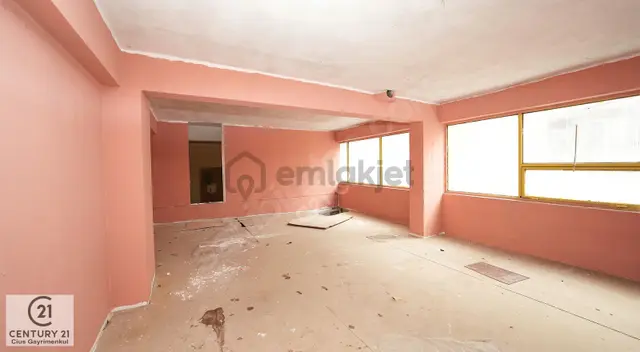 C21 Cius;orhngazi Cad Kalbinde Kira Getrisi Yüksk Kiralık Dükkan 2
