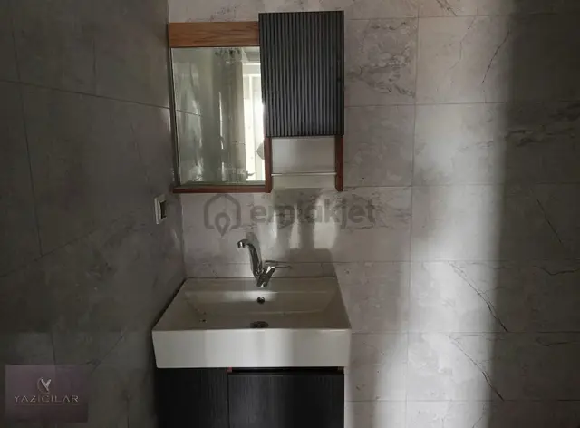 Kemalpaşa Mahallesi Deniz Park Yanı 2+0 Satılık Daire 3