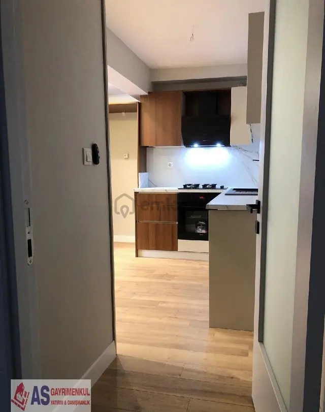 Bahçelievler De Yeni Bina 1+1 Özel Teras Kullanımlı Giriş Daire 3