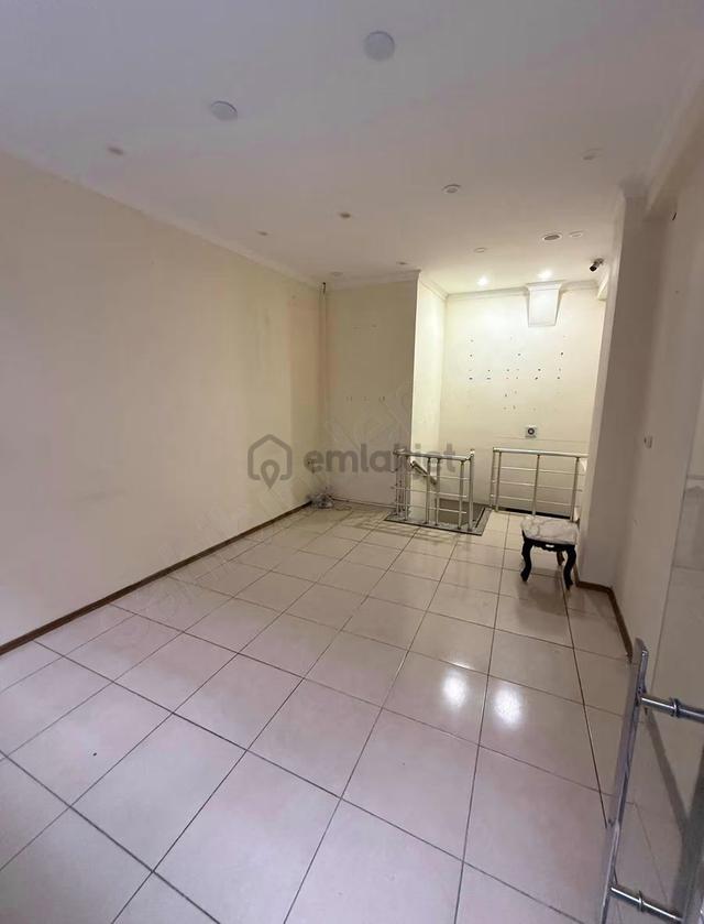 Orta Mahalle'de Satılık 60m² Dükkan - Prestijli Konum 5