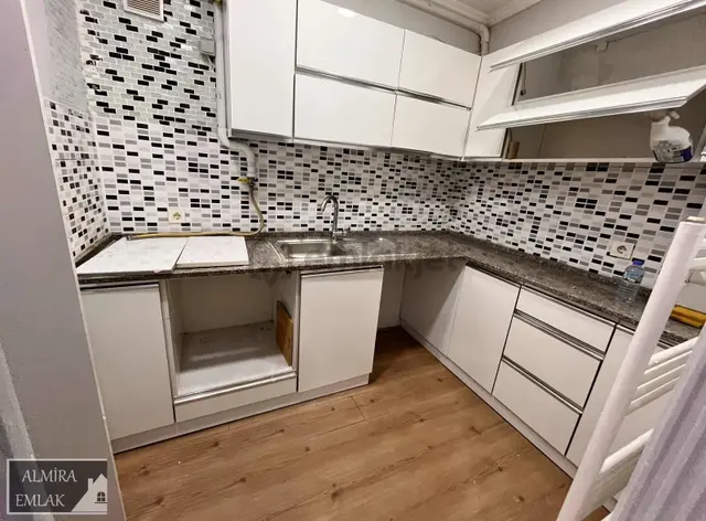 İnönü Cadde Arka Sokağı 3+1 Bakımlı D.gazlı Merkezi Yerde 2