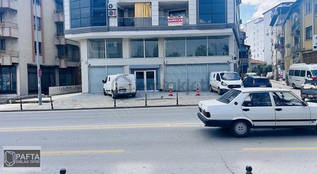Atatürk Caddesi Üzeri Kiralık 900m2 İşyeri 2