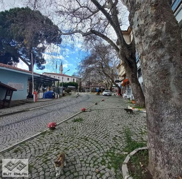 Altınoluk Köy Meydanında Kiralık 200 Metrekare Dükkan 3