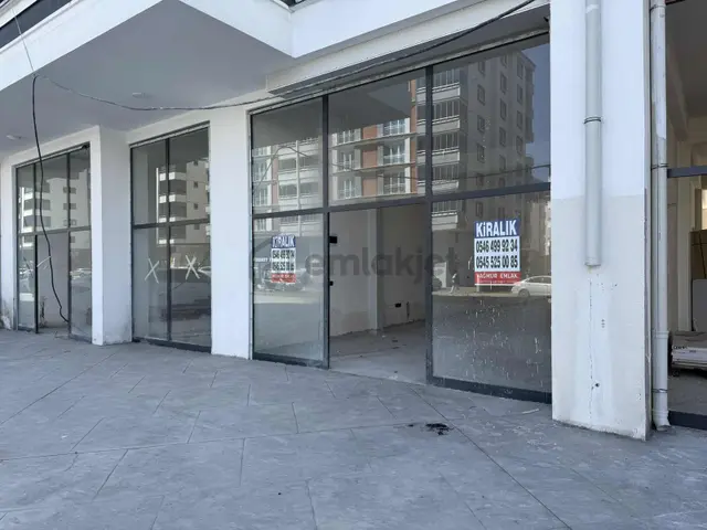 Yağmur Emlaktan Tekkeköyün En Hareketli Yerinde İki Cephe Dükkan 3