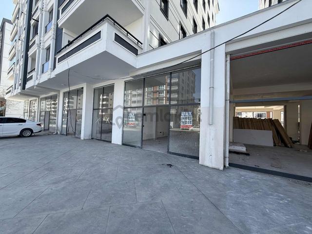 Yağmur Emlaktan Tekkeköyün En Hareketli Yerinde İki Cephe Dükkan 4