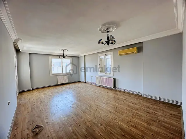 İz'den Masal Park Civarı Geniş Oturum Çok Cazip Kaçmaz Daire!!! 4