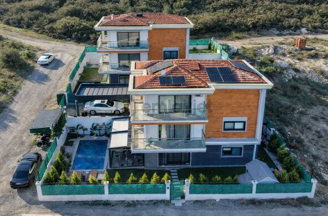 Fırsat!!villakentte Müstakil Havuzlu 5+1 Satılık Tripleks V 1