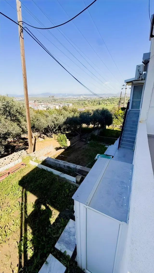 Sığacıkta Deniz Manzaralı Tripleks Bahçeli Villa 2