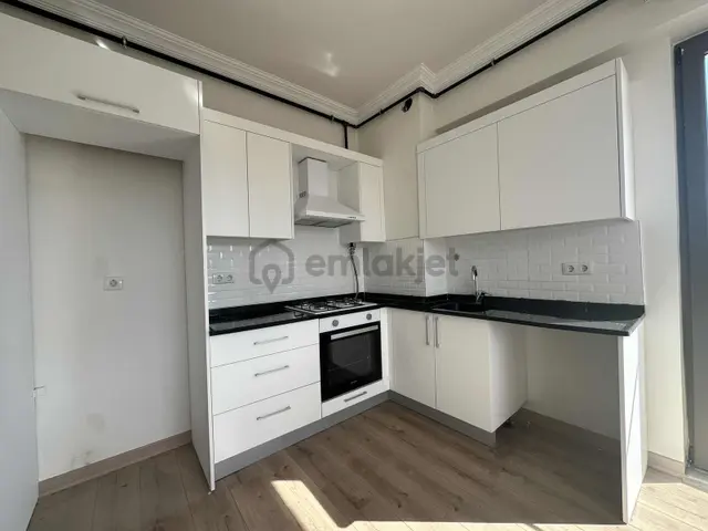 Turyap Soner'den Kiralık, Merkezi Konumda Yeni Binada 1+1 Daire 3