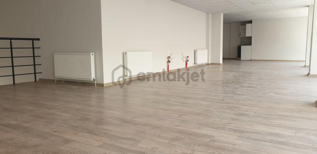 Aksaray Çarşı Merkezinde 300 M² Dükkan 3