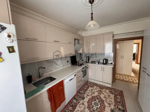 Bilgen Vatan'dan 23 Nisan Genç Bina Cadde Yakını Asansörlü 3+1 Ara Kat 140 M2 Satılık Daire 2