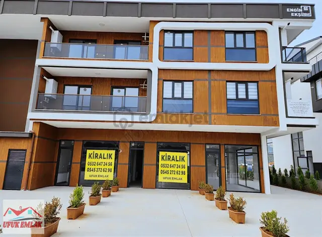 Prestejli Konumda, Restoran Uyumlu, Lüks Ticari Kiralık Dükkan 3