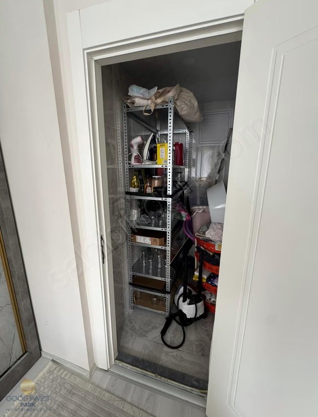 Güvenevler'de Satılık 3+1 Daire Full Yapılı Kapalı Balkon Güney Güvenevler'de Satılık 3+1 Daire Full Yapılı Kapalı Balkon Güney