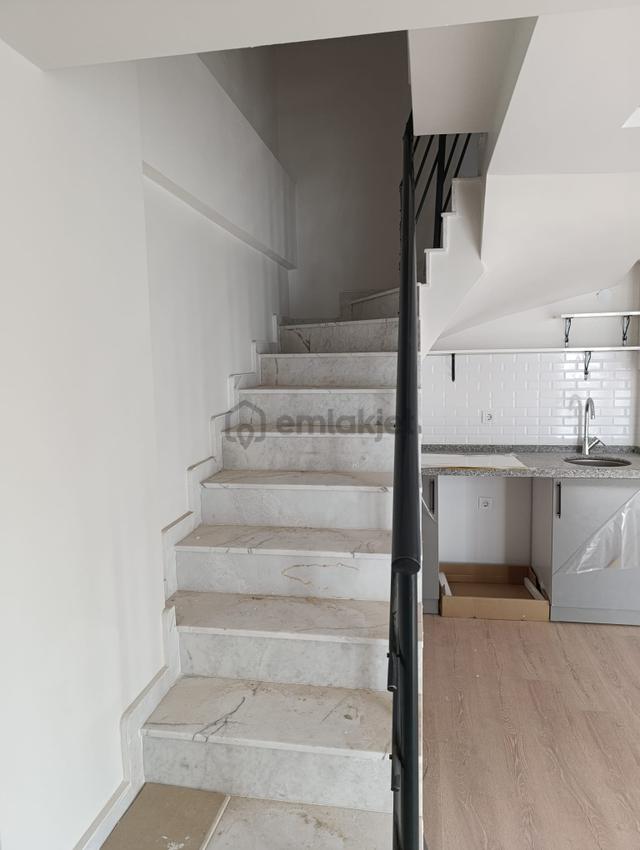 Balıkesir Bandırma Yeni Mahalle Satılık 1+1 Dubleks Daire Yatırımlık 4