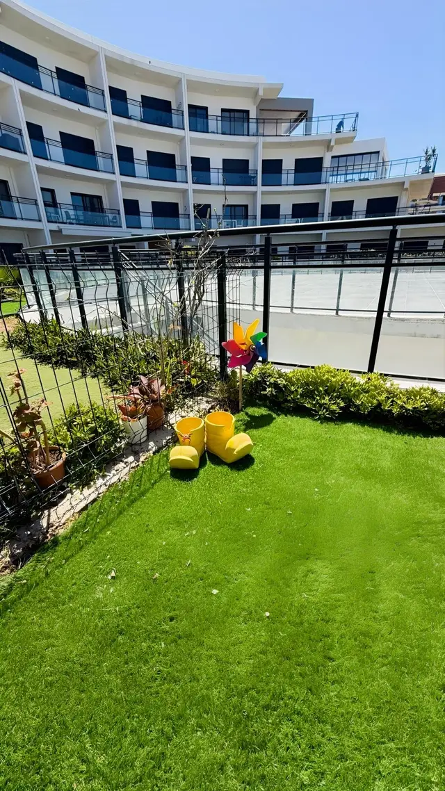 Çeşme Dalyan'da Havuzlu Site'de Denize Yakın 2+1 Satılık Yazlık 4