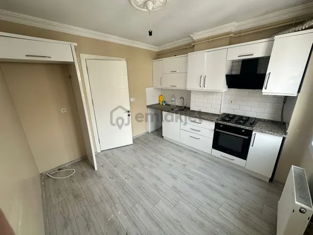 🏡muradiye Mahallesi 🏡istasyon Civarı ✅2+1 90m2 5 Katlı 5 Katı ❇️kapalı Mutfak Balkonlu 1