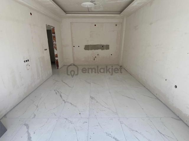 Karamürsel'de Arakat Yerden Isıtmalı 2+1 Sıfır Daire 4