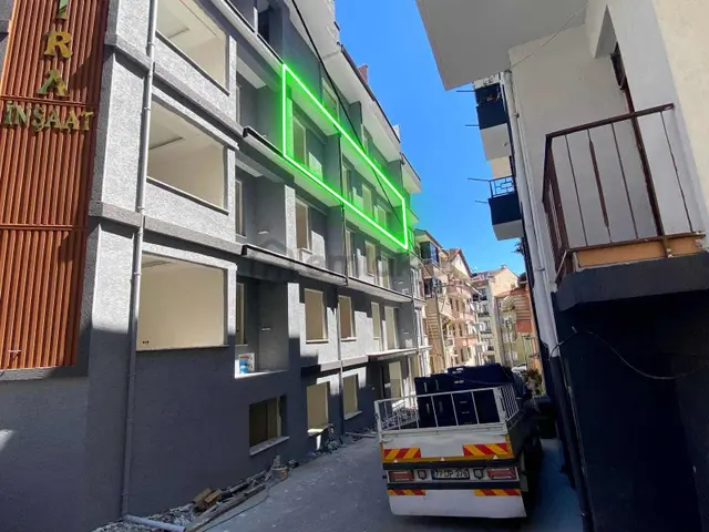 Karamürsel'de Arakat Yerden Isıtmalı 2+1 Sıfır Daire 1