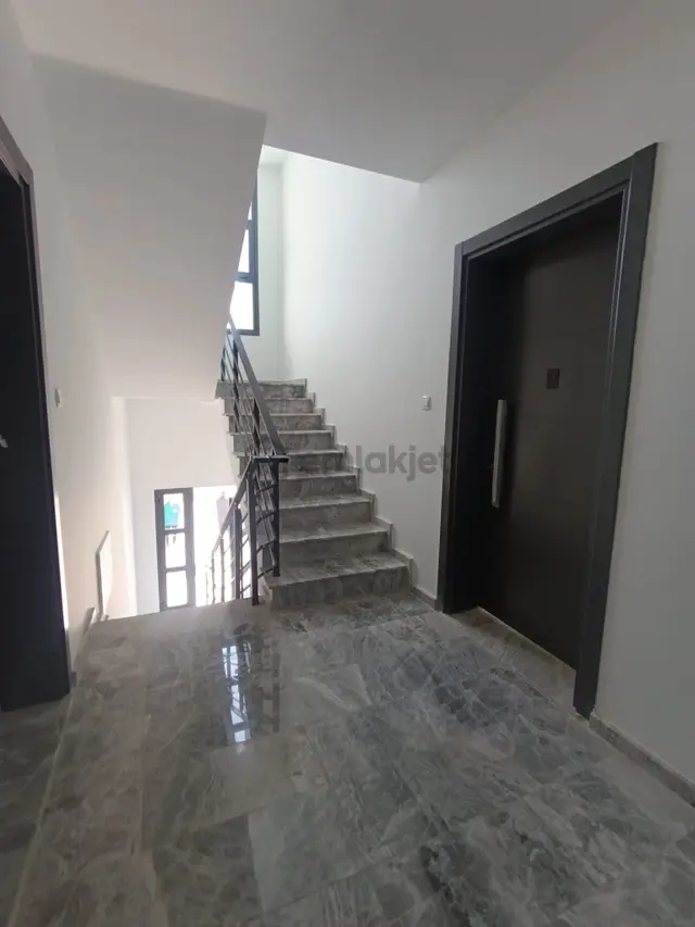 Satılık Yenı Bıtmıs 2+1 Daıreler 4