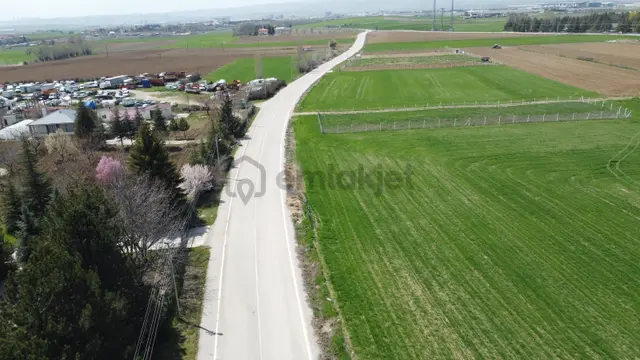 -*bügdüz De Asfalt Üstü Anadolu Otel Yanı Yatırım Fırsatı-* 2