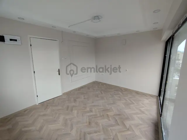 Merkezi Konumda Kiralık Ofisler Ve Dükkan 3