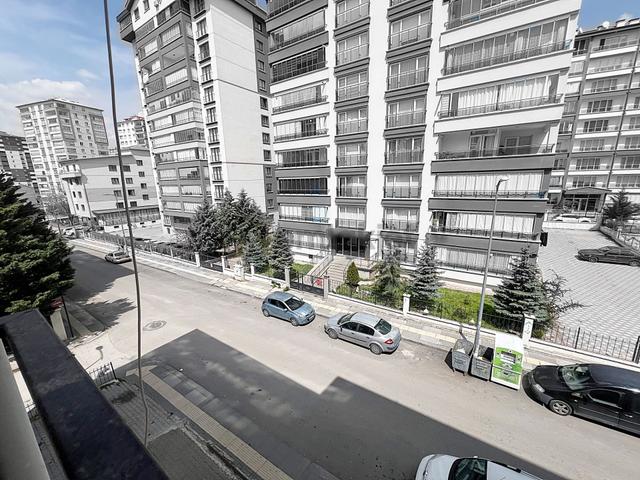 Kaletepede Erol Kaya Cadde Yakını 2.kat İskanlı Köktapu Geniş3+1 5