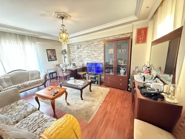 Karşıyaka Emniyet Müdürlüğü Yakını 3+1 Satılık Daire 2