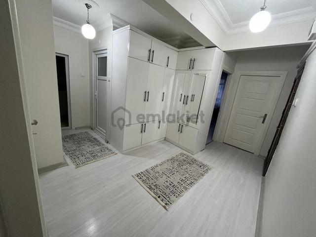 Satılık Daire Güngören'de 3+1 120 M2 5