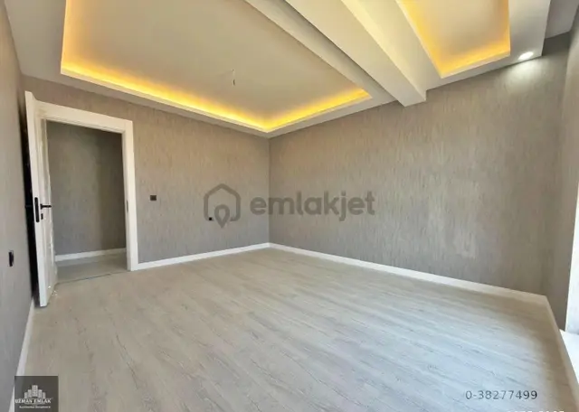 135m2 Kullanım Alanına Sahip Caddenin En Güzel Dairesi Satılık 5