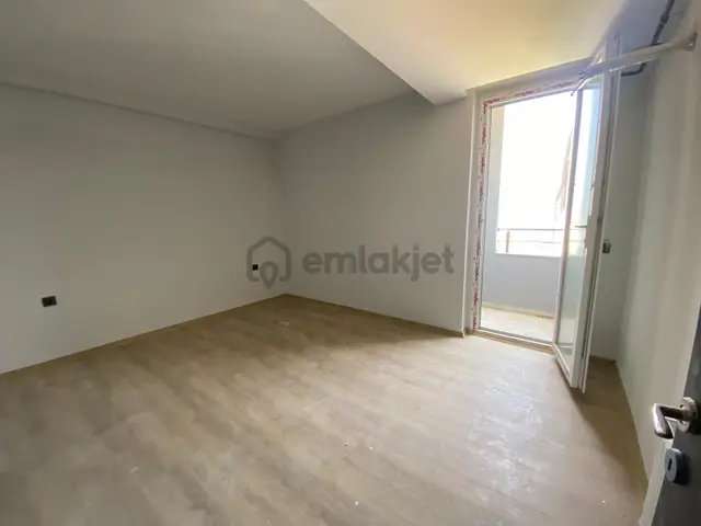 Tece Deniz Mah.de Havuzlu,iskanlı,denize Yürüme Mesafesinde 3+1 3