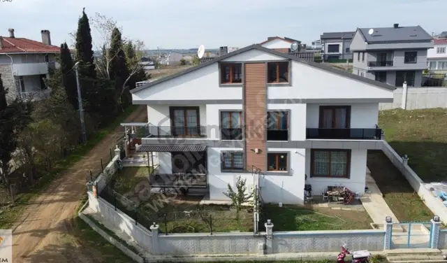 Silivri Balaban Önü Kapatmaz 3 Köşe 3 Kat Sahibindwn Satılık Villa 1