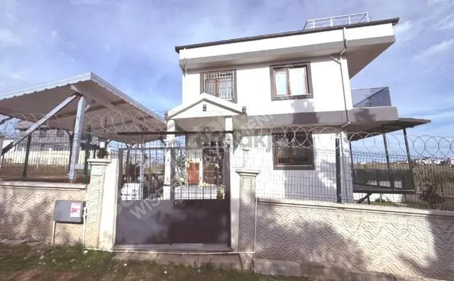 Silivri Balaban Önü Kapatmaz 3 Köşe 3 Kat Sahibindwn Satılık Villa 2