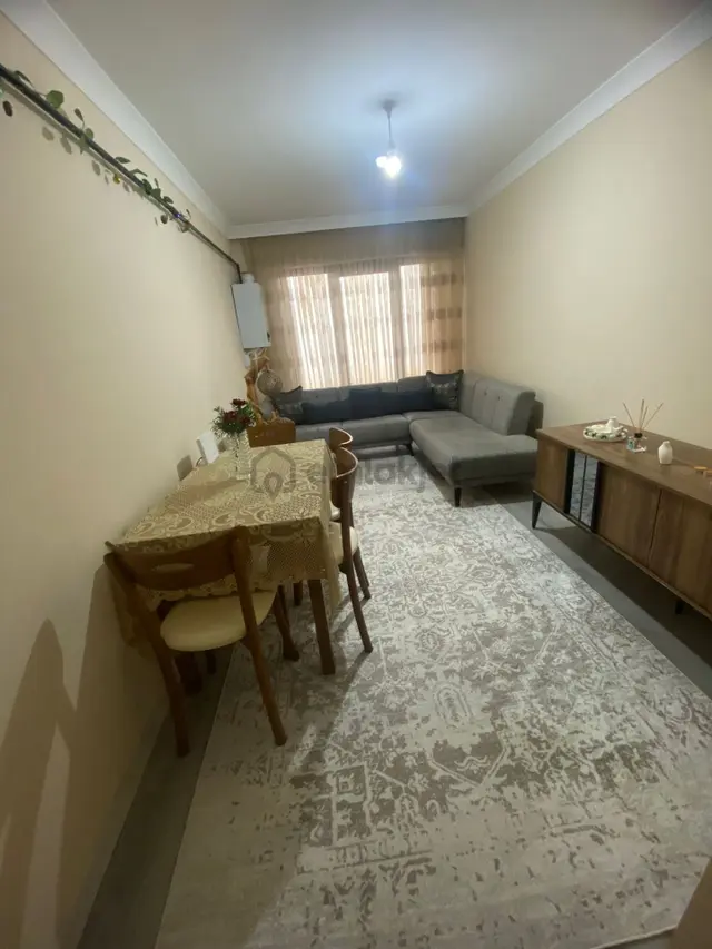 Azizoğlu Gayrimenkulden Üsküdar Merkezde Kiralık 1+1 Bahce Katı 3