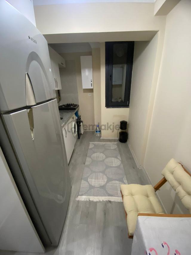 Azizoğlu Gayrimenkulden Üsküdar Merkezde Kiralık 1+1 Bahce Katı 5