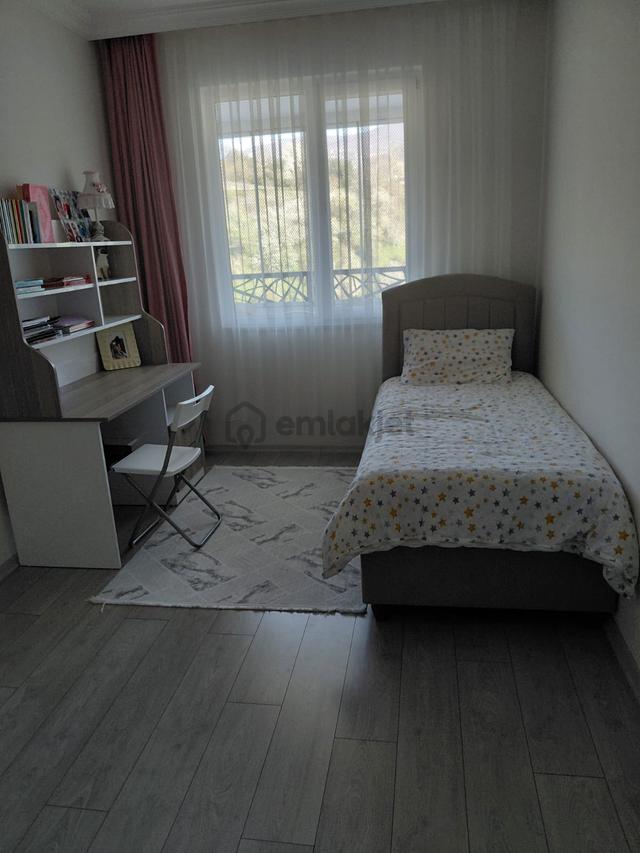 Tokat Niksar'da Adalet Gold Group Emlak'tan Kayapaşa Mahallesinde Satılık Daire 3+1 İçi Yapılı 5