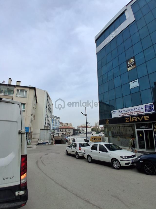 Aksaray Muhsin Çelebi Mahallesinde Kiralık 2 Katlı Dükkan 4