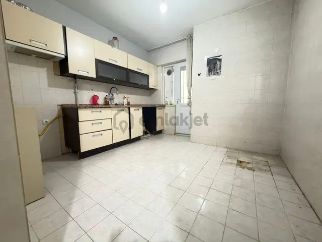 🏡 Göl-san Gayrimenkul’den 🏡 Zafer Mahallesinde Doğalgazlı Arakat 3+1 Satılık !!! 3