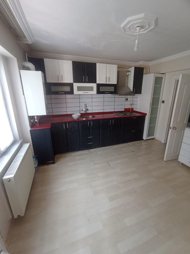 Yıldız Gayrımenkul'den Çarsıbaşı Mahallesi İçerisi Full Yapılı 3+1 Kiralık Daire 5