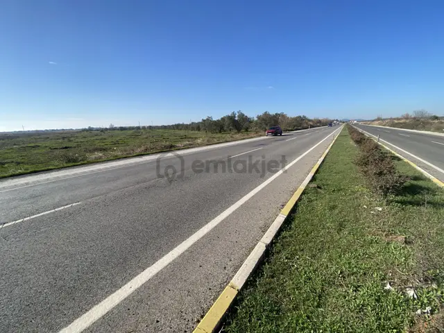 Balıkesir Ayvalık Altınova Da Satılık 20 Dönüm Tarla 5
