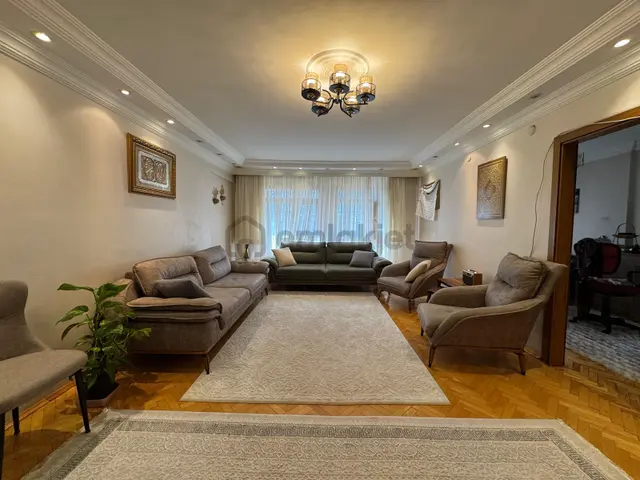 Keçiören Aşağı Eğlence Yakını 4+1 180 M2 Yapılı Fırsat Daire !