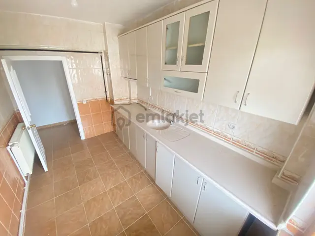 Es As Emlak'tan Pınarbaşı Mh Bağımsız Yapılı Ara Katta Kiralık 3+1 Daire 3