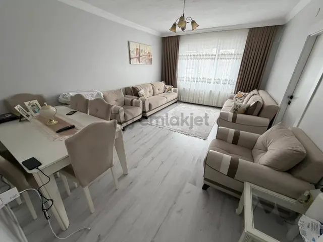 Sincan Selçuklu Mah. Full Yapılı Açık Cephe 2.arakatta 3+1 Satılık Daire 3