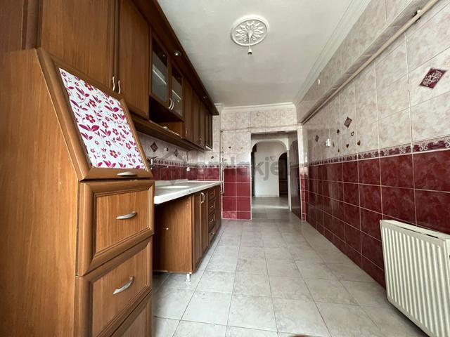 Koza Emlaktan Malazgirt Mahalesinde Ara Katta Ahimesud Bulvarı Üzerinde 3+1 Satılık Daire 5