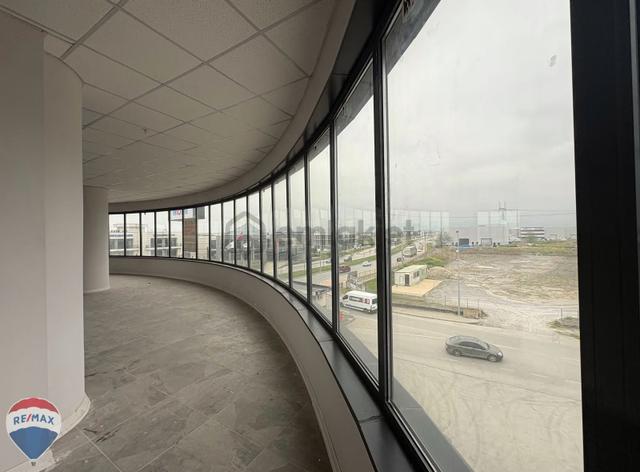 Remax Mavi'den 1.osb'de Panoramik Manzaralı Ofis 4