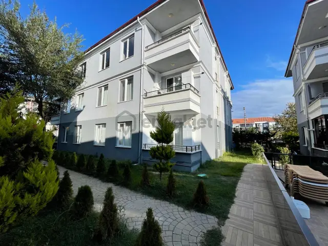 Karasu Vizyon Emlaktan Havuzlu Sitede 2+1 Arakat Daire 3