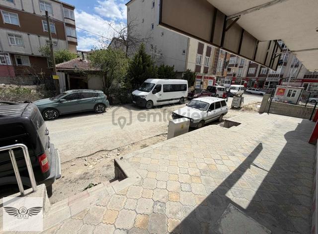Merkezi Konumda 40m İskanlı Satılık Dükkan 4