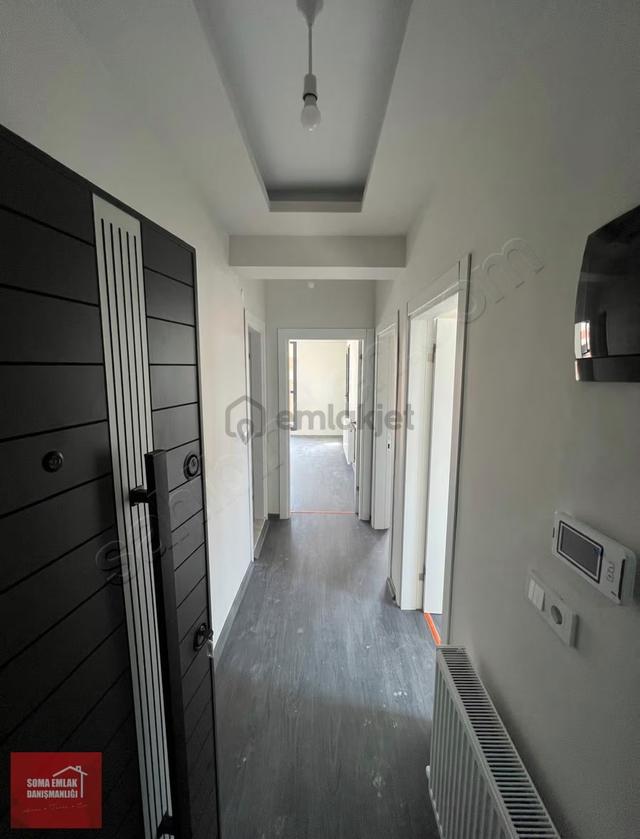 Soma Emlak* Kiralık Sıfır Prestij Caddesin'de 2+0 Arakat Fırsat 4